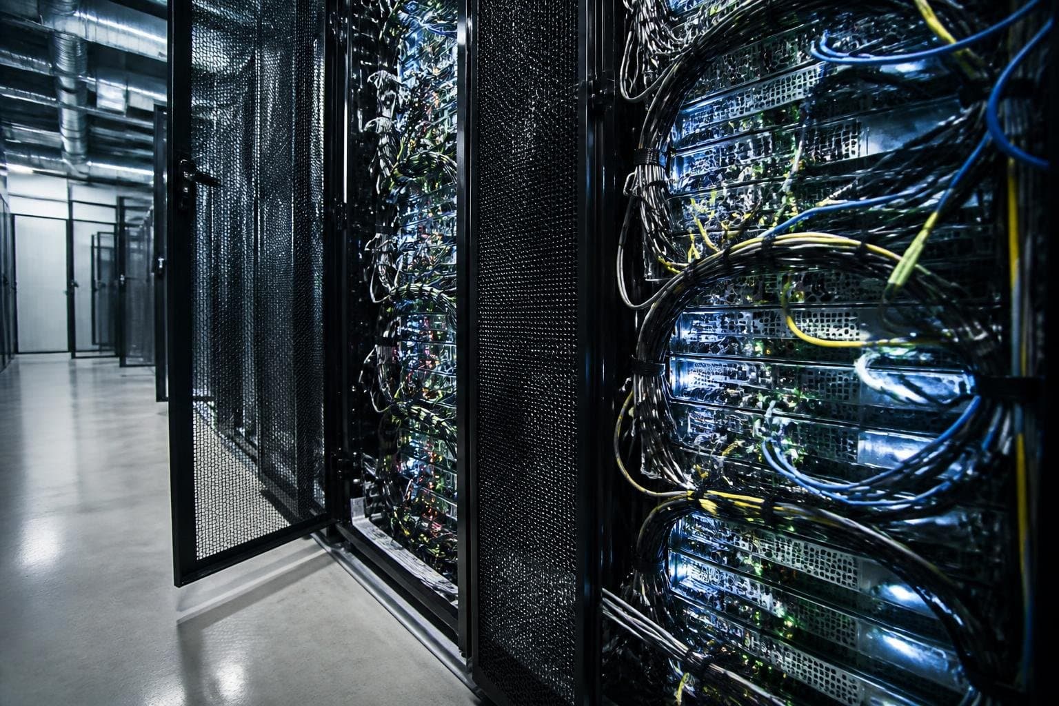 Bitcoin krasjer under $60.000: Dollar styrker seg, miner-alarm blinker rødt